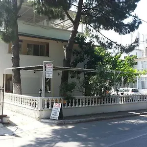  Konukevi Cicek Aile